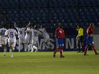 Guatemala vence a Costa Rica en amitoso previo a eliminatorias