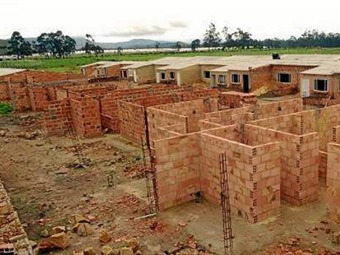 La construcción de las cien mil viviendas generará 400 mil empleos: Minvivienda