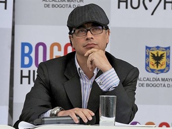 Gustavo Petro vuelve a trinar sobre basuras y "chuzadas"