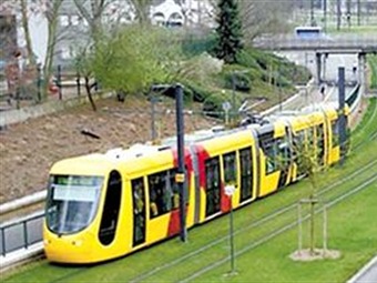 Distrito y la CAF firman convenio de cooperación para el metro ligero