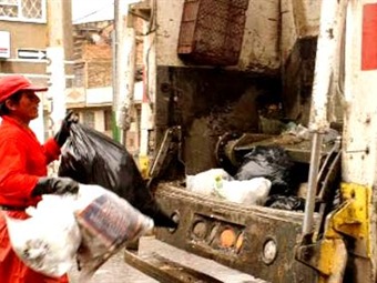 Este martes, Aguas Bogotá despacha la primera flotilla de recolección de basuras