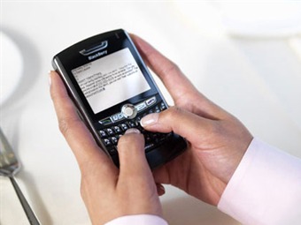 Las personas no pueden dejar su teléfono más de seis minutos y lo revisan hasta 150 veces