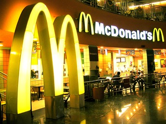 McDonald's demandÃ³ a Superindustria por conceder registro a restaurante Mac Douglas