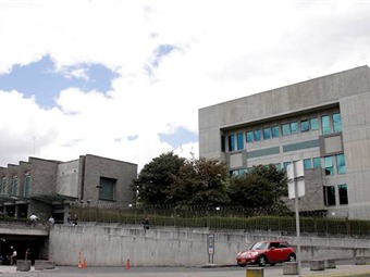 Destituyen a fiscal que ofreció dinero para evitar investigación
