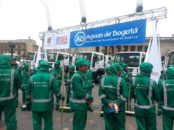 Petro presentó nuevos camiones compactadores como "los mejores en la historia de Colombia"
