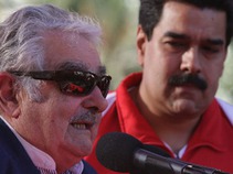 Maduro llegó a Uruguay en una gira cuestionada por la oposición