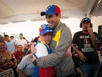 Capriles dice que Gobierno venezolano "quedó muy mal" ante Colombia