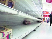Colombia, dispuesta a ayudar a Venezuela a superar crisis de desabastecimiento