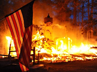 Colorado lucha contra el incendio más destructivo de la historia de esta zona de EEUU