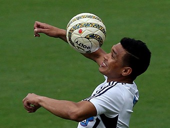 Teo Gutiérrez, entre la banda y la cruz