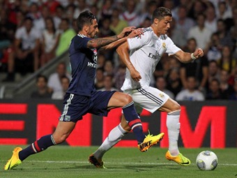 Real Madrid no pudo pasar del empate 2-2 ante Olympique de Lyon