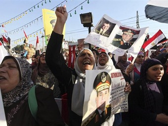 Más de 200 muertos y 4.500 heridos en choques en El Cairo, según islamistas