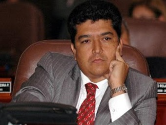 Fiscalía imputaría cargos a concejal Orlando Parada por carrusel de contratos