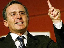 Santos quiere entregar el país a las Farc: Uribe