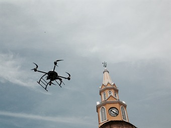 Helicópteros no tripulados vigilan sede de la Cumbre Mundial de Interpol