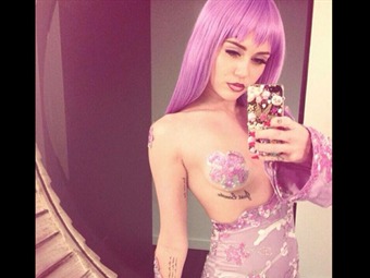Disfraz de Miley Cyrus también genera polémica