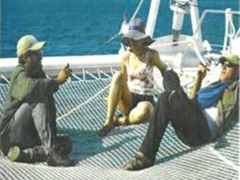 Polémica por fotos de negociadores de Farc en un yate en Cuba