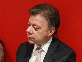 No habrá reducción de operaciones militares y perseveraré en la paz: Santos
