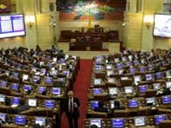 Desde Congreso piden abrir debate sobre “superpoderes del procurador"