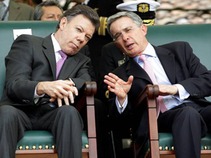 Uribe denuncia a Santos ante Comisión de Acusación