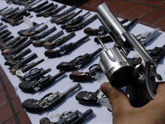 Formulan cargos a militares por robo de armas en Cali