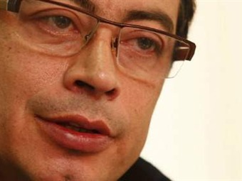 Petro responde a supuestos nexos con Emilio Tapia