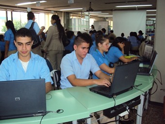 El factor más importante para lograr un buen aprendizaje es el docente: BID