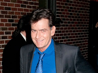 Charlie Sheen despide la soltería con una fiesta salvaje