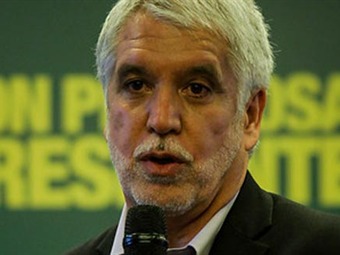 Con críticas a Santos, Peñalosa lanzó su programa de Gobierno