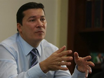 Suspensión blindaría a los diálogos del proceso electoral: Hernán Penagos