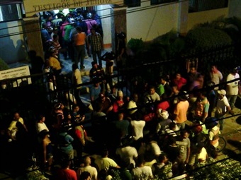 Hombre atracó y se ocultó en un salón de testigos de Jehova en Cartagena