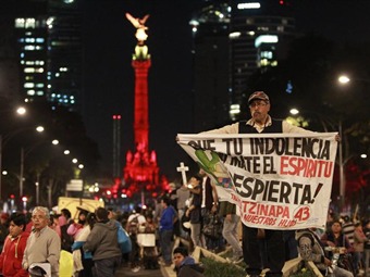 Manifestaciones por los 43 desaparecidos se vuelven protestas contra Peña