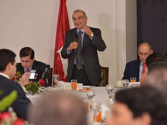 "Refrendación de acuerdos es un compromiso firme e inmodificable"