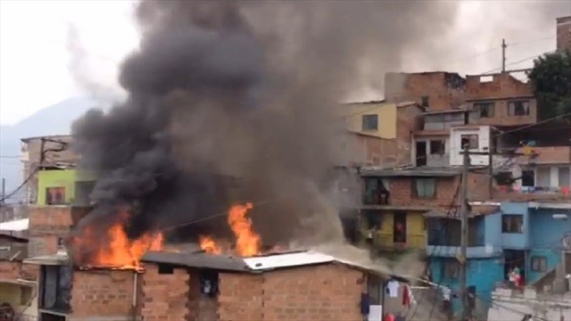 Millonarias pérdidas deja incendio en fábrica de ropa en Santa Rosa de Osos