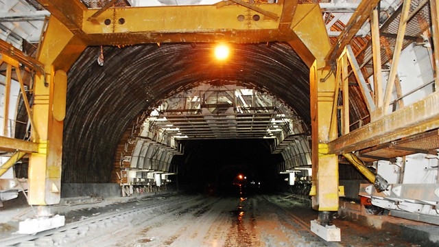 "Túnel de La Línea estará listo en noviembre de 2016": presidente Santos