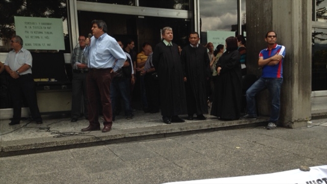 Con la Marcha de las Togas, en Antioquia rechazan reforma a la justicia