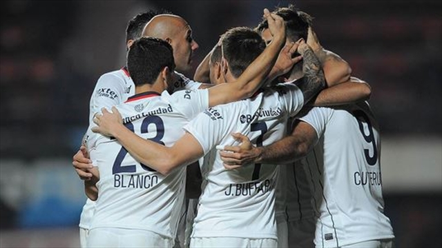 San Lorenzo venció a Sarmiento y alcanzó el liderato en el fútbol argentino