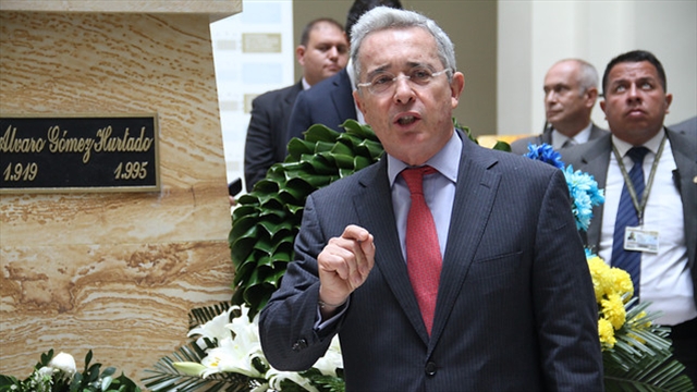 Fiscalía inventa complot contra Yidis Medina: expresidente Uribe