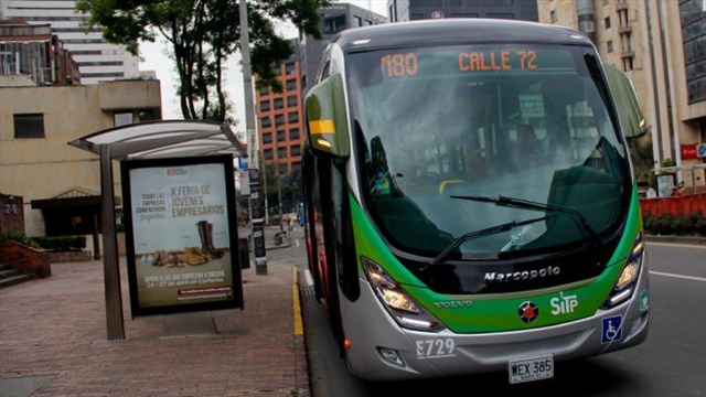 Evalúan eliminación de tarifa de hora valle en Transmilenio y Sitp