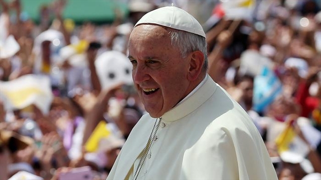 Papa Francisco se reunió con presidente Correa y visitó Catedral de Quito