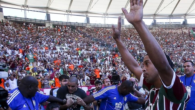 El Vasco frenó al Fluminense y aguó la fiesta para Ronaldinho Gaúcho