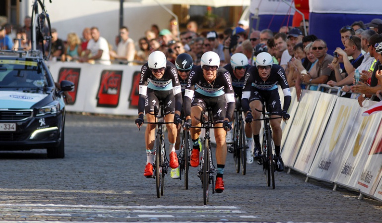 Fernando Gaviria y Rodrigo Contreras ganan primera etapa del Tour de República Checa