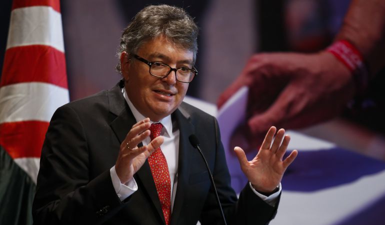 Precio de dólar disparará en 3 billones deuda externa en 2016