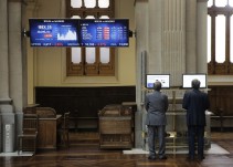 Dólar nuevamente supera la barrera de los $2.900