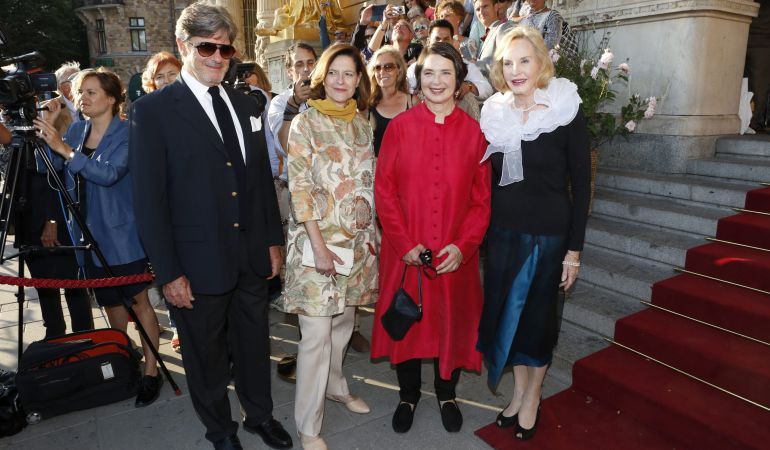 Los hijos de la actriz sueca Ingrid Bergman, Roberto Rossellini, Ingrid Rossellini, Isabella Rossellini y Pia Lindstrom en el estreno del documental "Ingrid Bergman en sus propias palabras”.