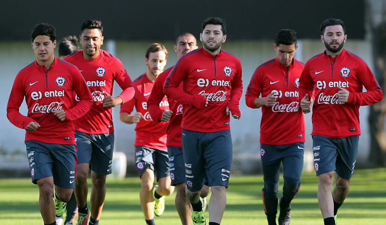 Sampaoli entrena con todo el plantel de Chile pero pierde a Vidal