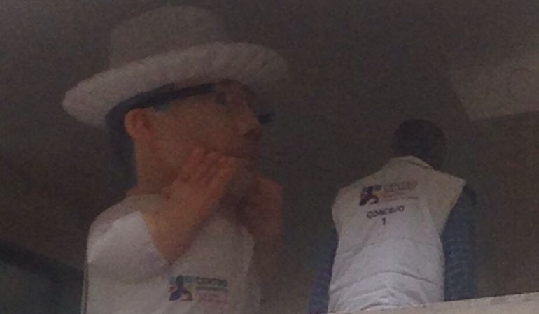 Dummy de Uribe hace campaña al Concejo de Bogotá en el Congreso