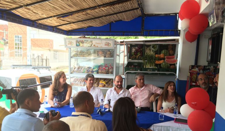 Abren minimarket administrado por reintegrados en Cartagena