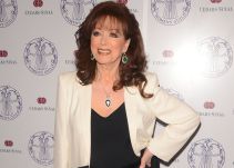 Jackie Collins planeaba revelar un 'amor secreto' con un 'muy famoso' antes de morir