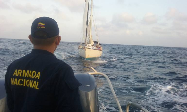 Armada Nacional rescata tres extranjeros que quedaron a la deriva cerca a Cartagena